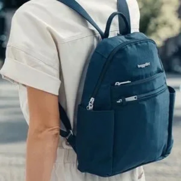 BAGGALLINI FRENCH NAVY NWOT RFID Securetex Anti-Theft Backpack - Picture 8 of 9